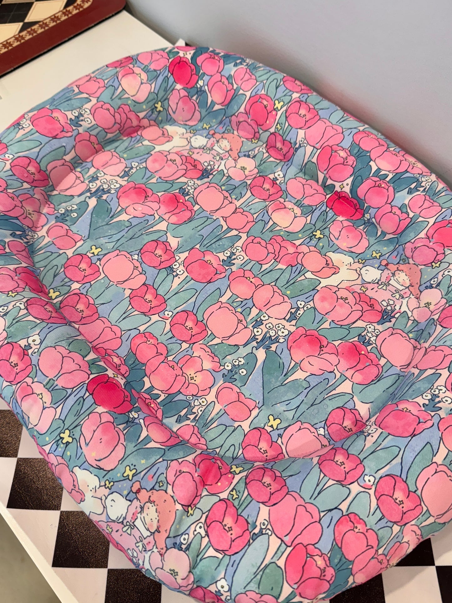 Waterproof Tulip bunny Bed, Large