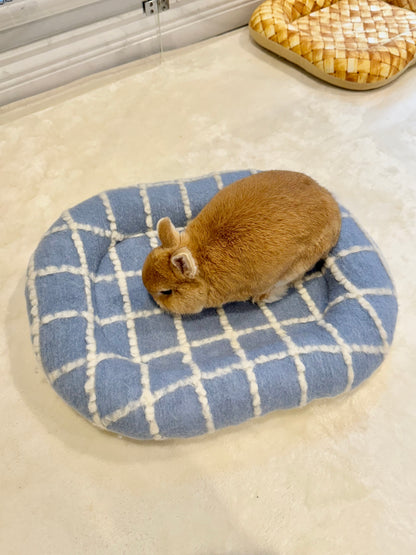 Cozy Cloud Grid Oval Large bunny Bed