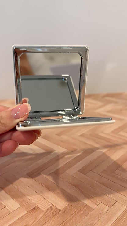 Eggie Bobi on Capycabra Mirror